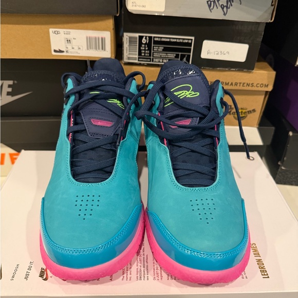 Nike Men's Teal and Pink Athletic Shoes with Neon Green Accents - Picture 2 of 5